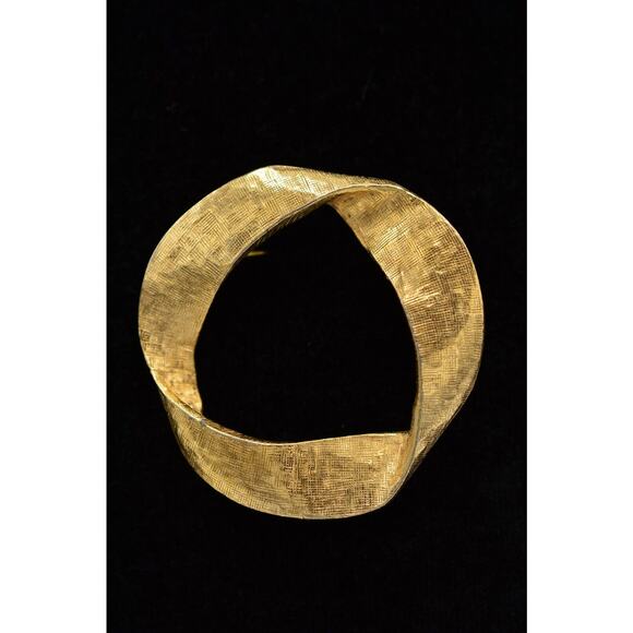 Accesocraft NYC Vintage Pin Brooch Brushed Gold Textured Circle Signed 1970s 9B - Picture 1 of 8